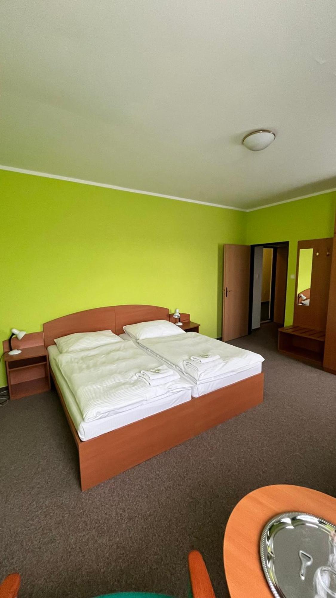 Grandhotel Nový Bor エクステリア 写真
