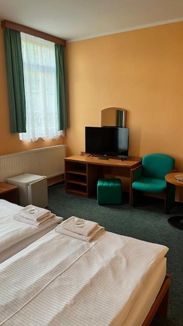 Grandhotel Nový Bor エクステリア 写真