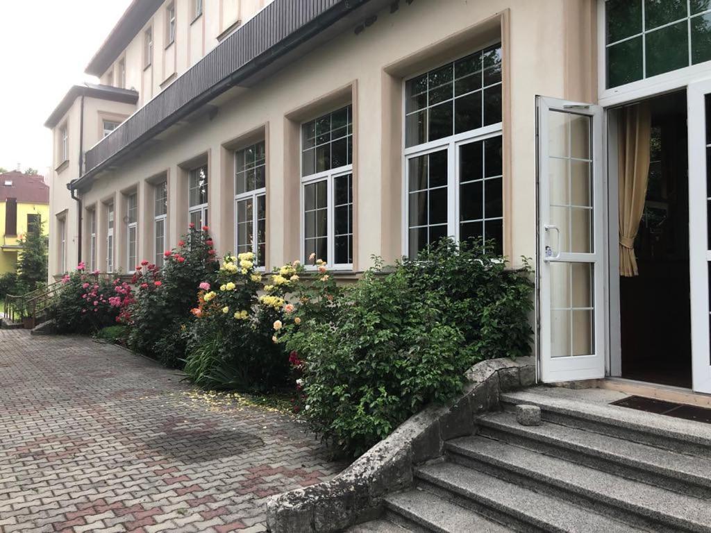 Grandhotel Nový Bor エクステリア 写真